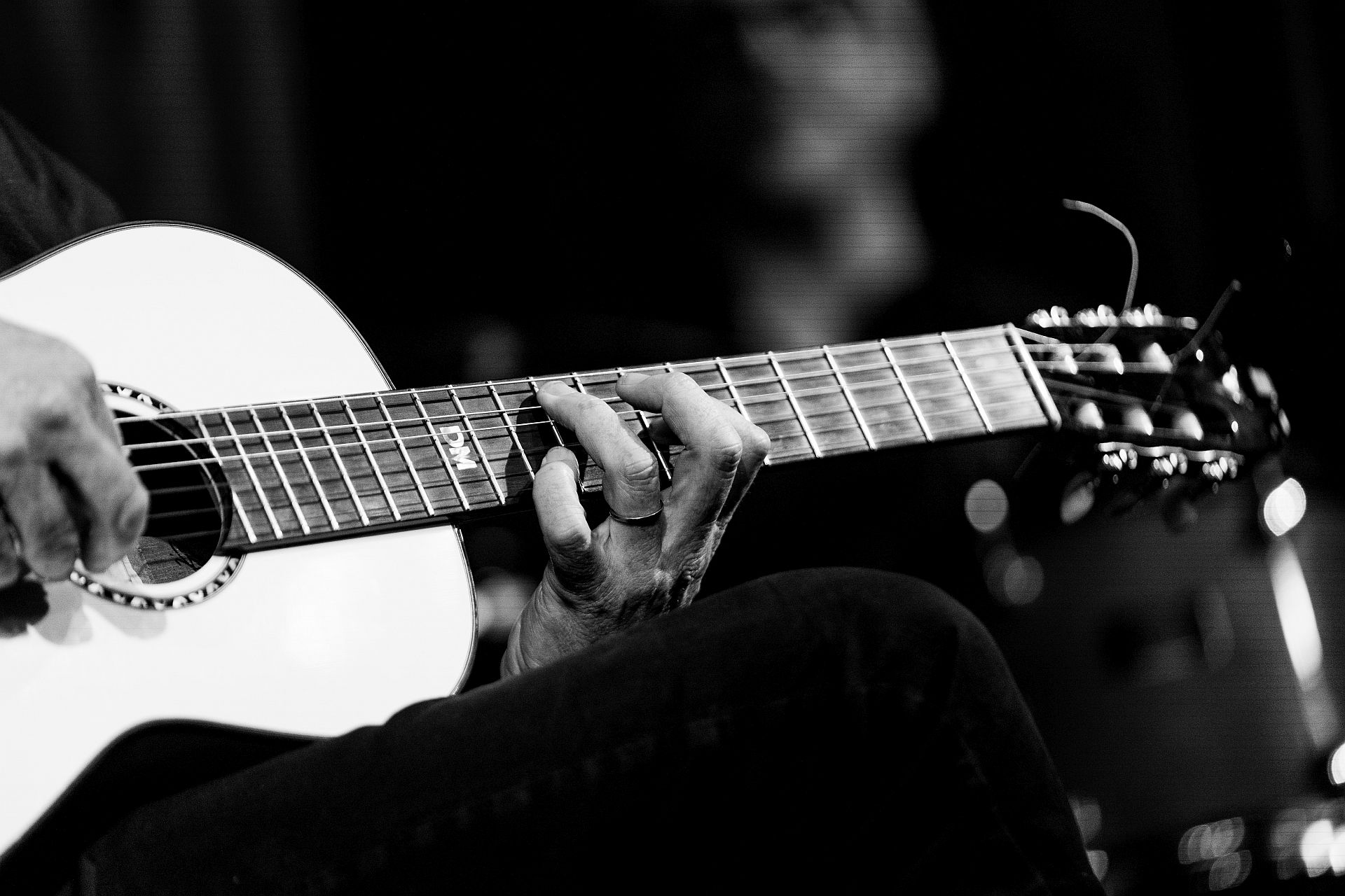 Dominic Miller Live 19 www.christophbombart-photography.com-web